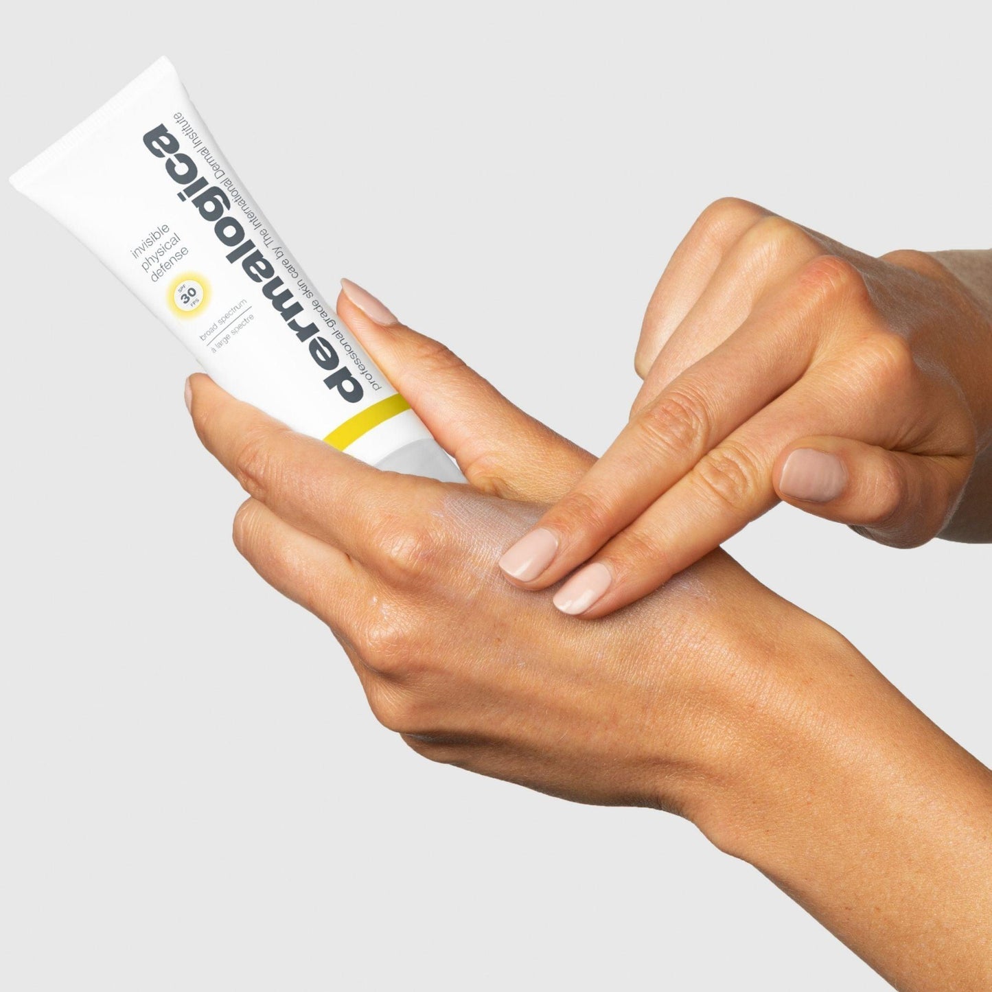 invisible physical defense spf30 - Dermalogica Thailand